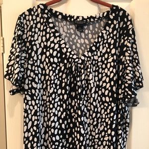 Rafaella V-Neck Black and White Top